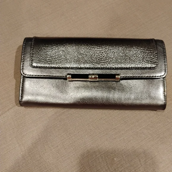 Diane Von Furstenberg & Coach Wallets. - Picture 2 of 12